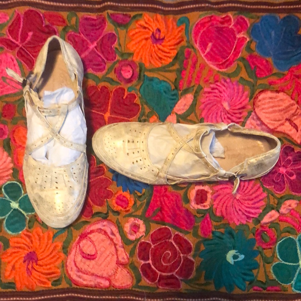 Pretty White & Gold Spattered Leather Strappy Flats
